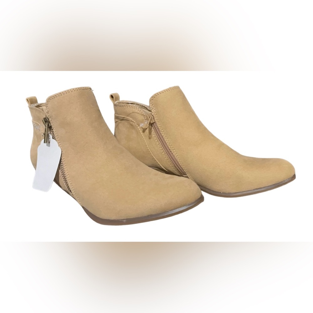 NWT booties - Picture 2 of 7